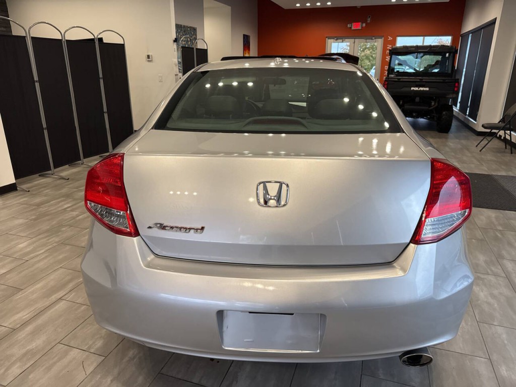 2011 Honda Accord Image 11