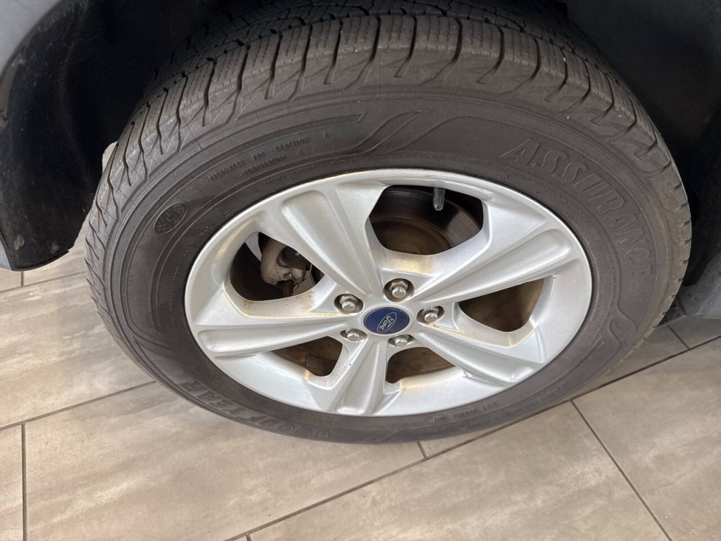 2015 Ford Escape Image 16