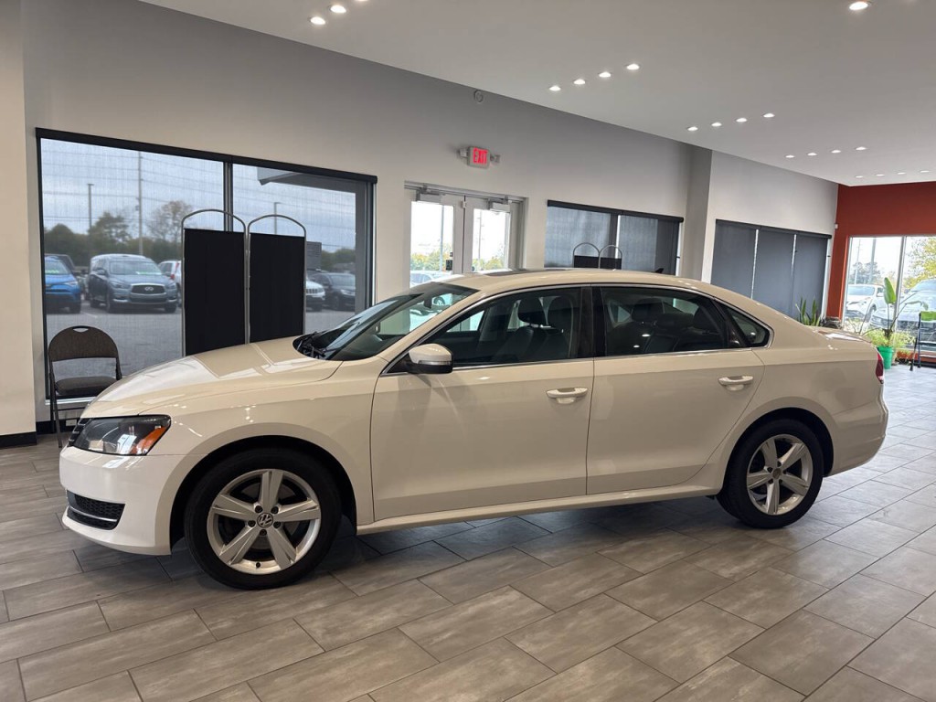 2013 Volkswagen Passat Image 9