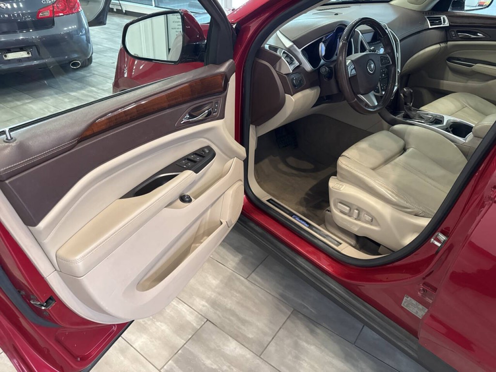 2012 Cadillac SRX Image 25