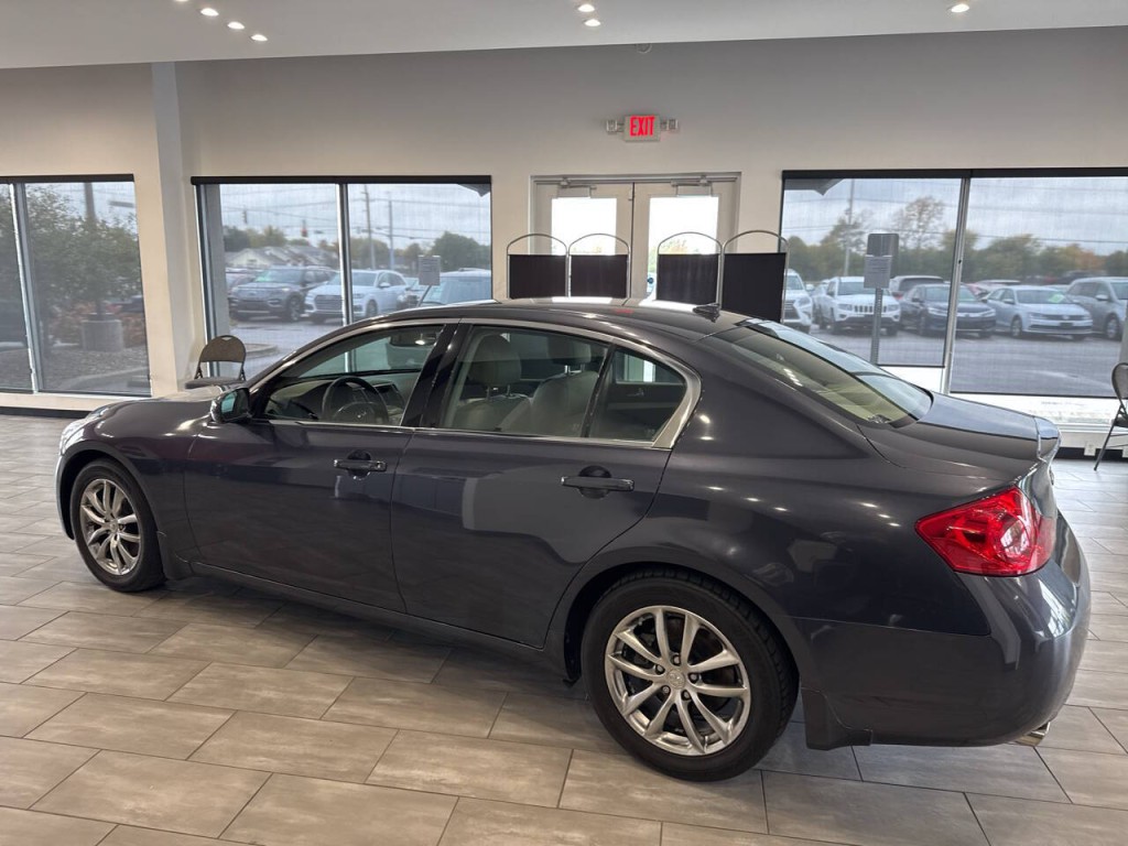 2007 INFINITI G35 Image 9