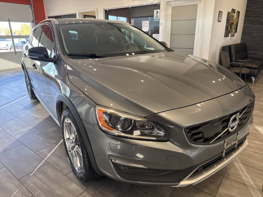 2018 Volvo V60 Image 3