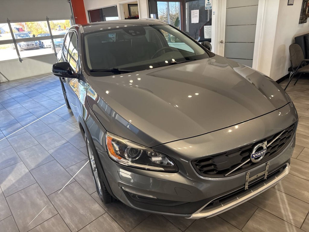 2018 Volvo V60 Image 4