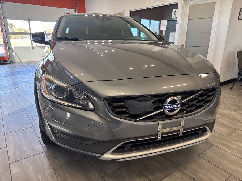 2018 Volvo V60 Image 5