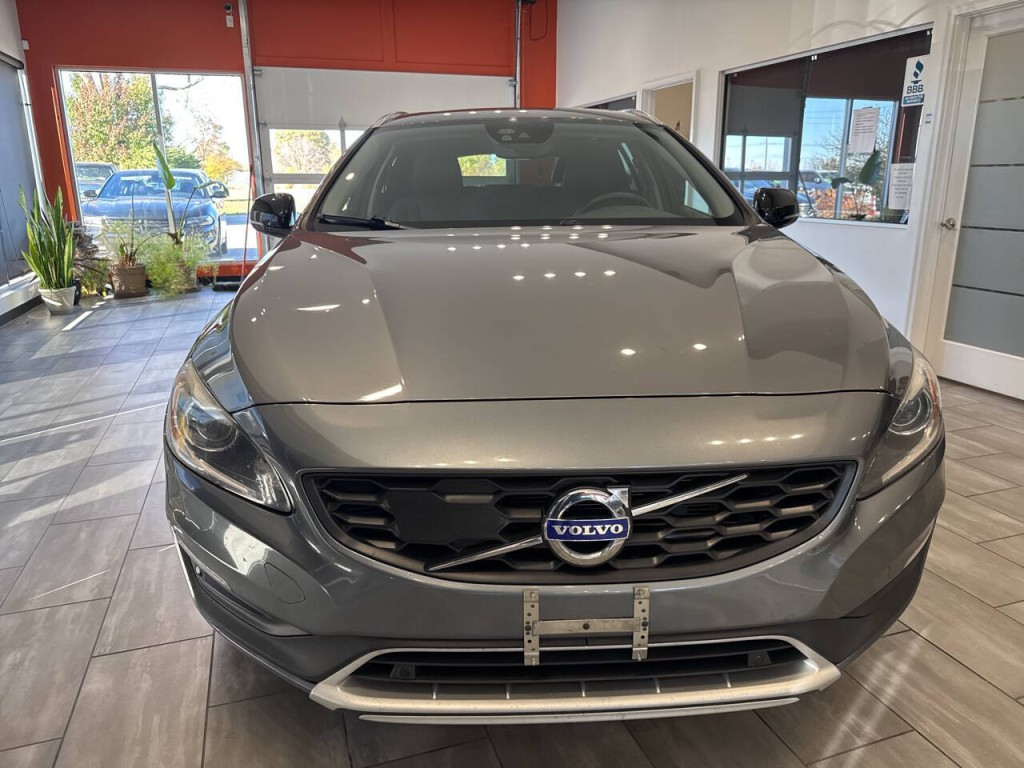 2018 Volvo V60 Image 6