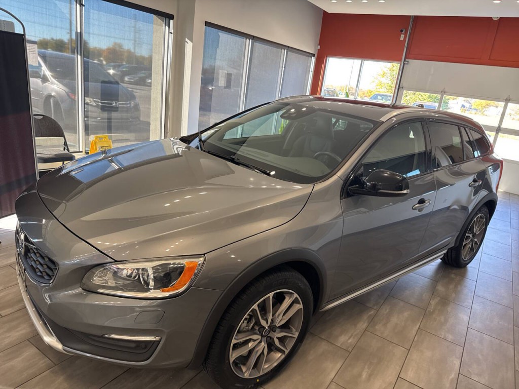 2018 Volvo V60 Image 9