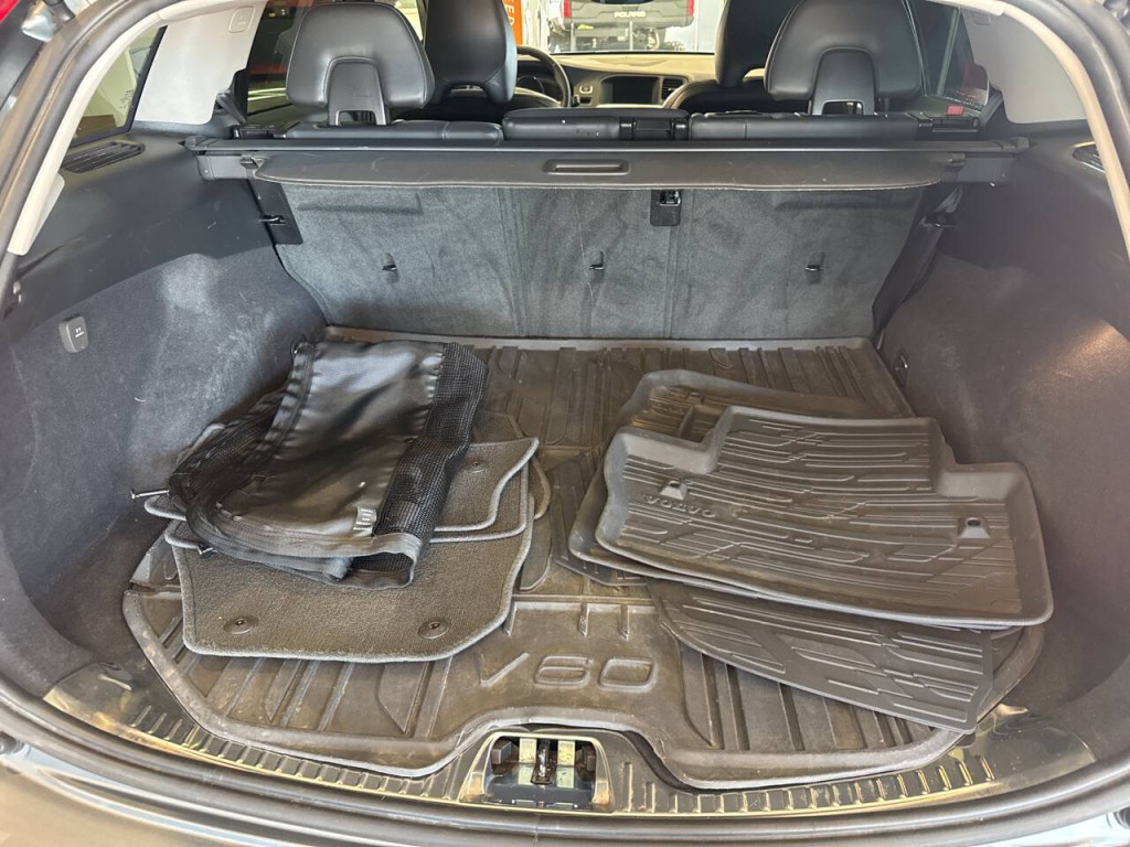 2018 Volvo V60 Image 25
