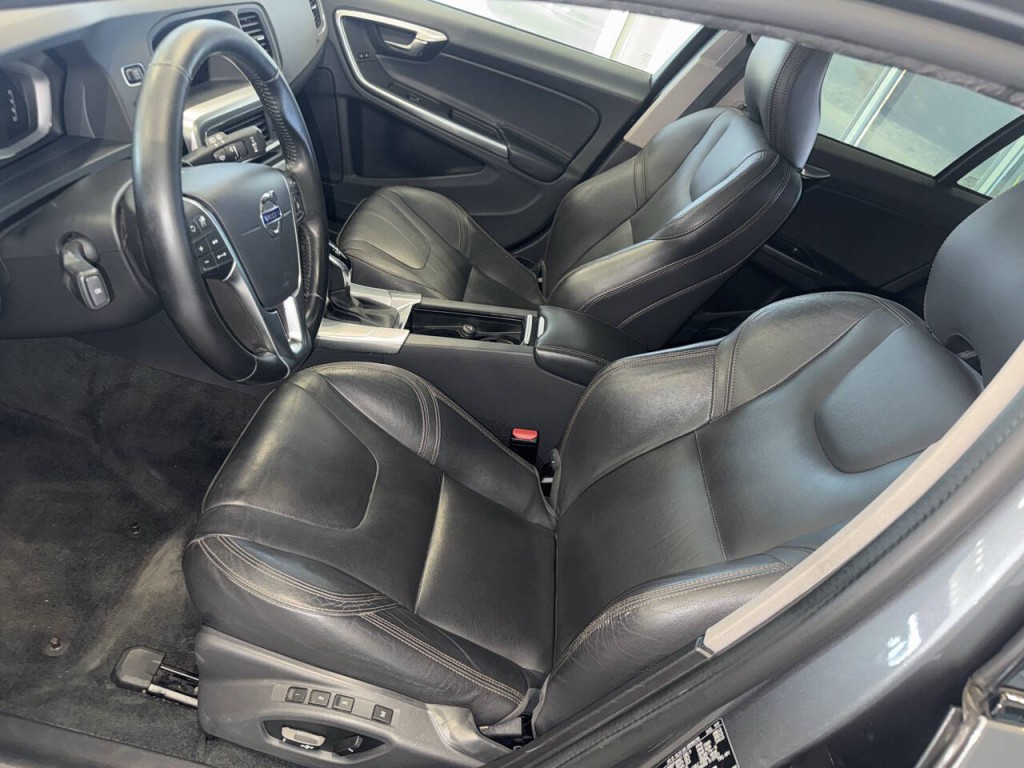 2018 Volvo V60 Image 27