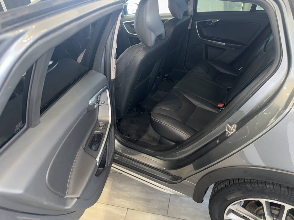 2018 Volvo V60 Image 29