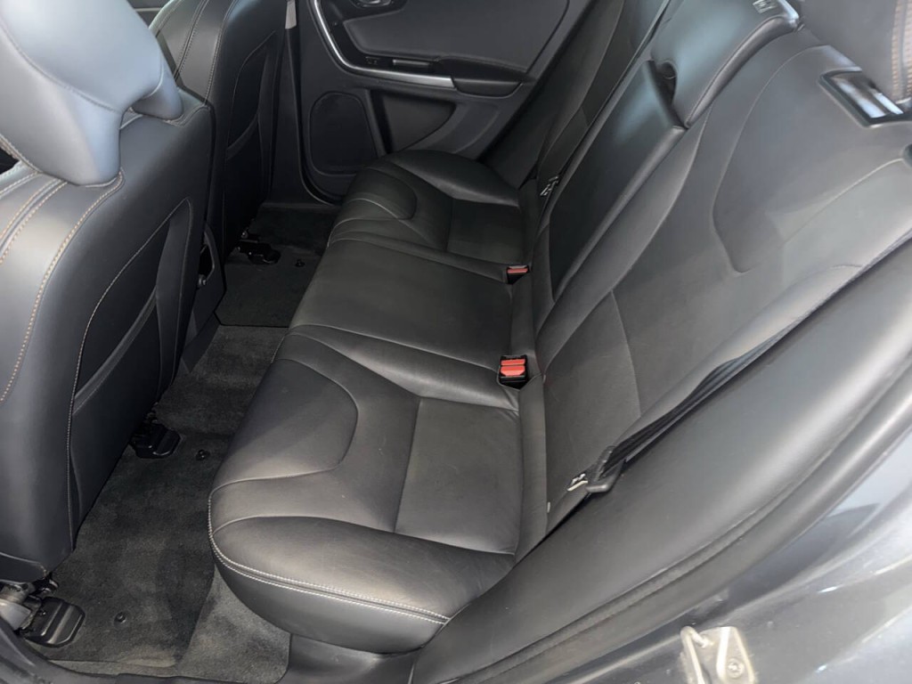 2018 Volvo V60 Image 30