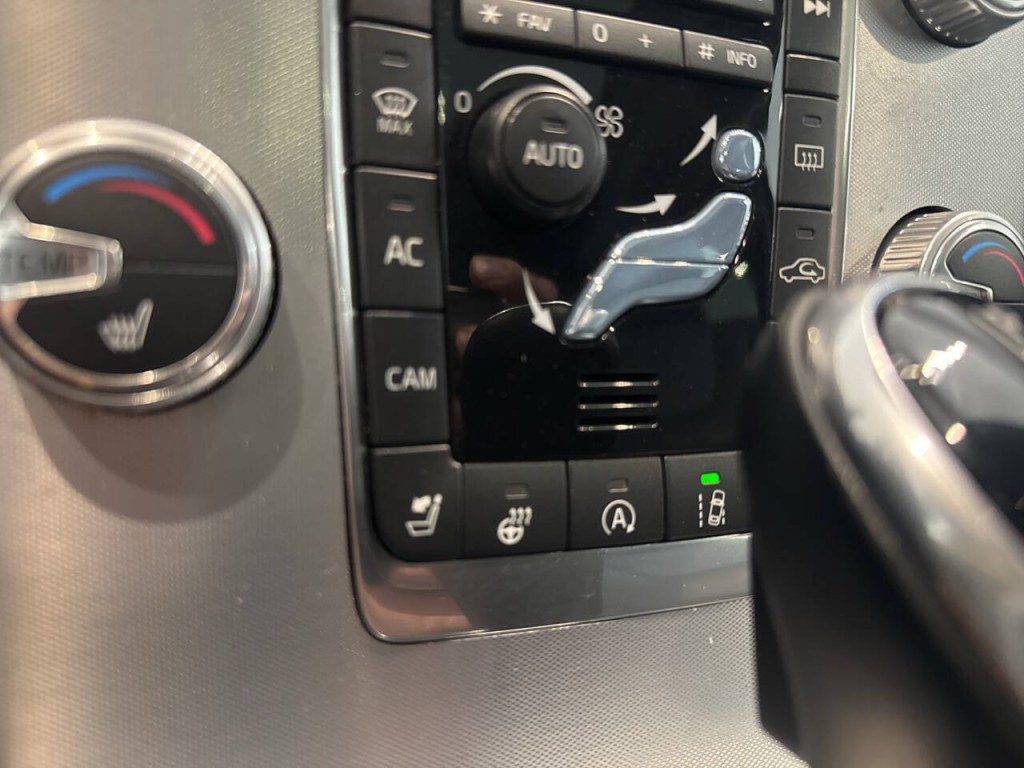 2018 Volvo V60 Image 31