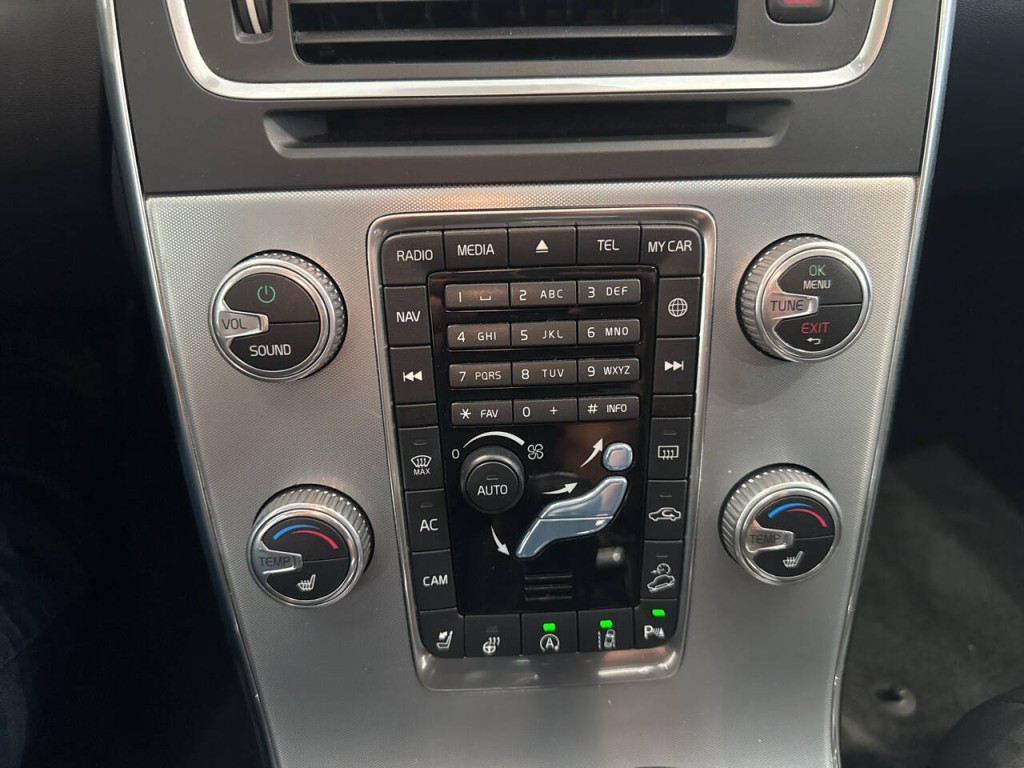 2018 Volvo V60 Image 36