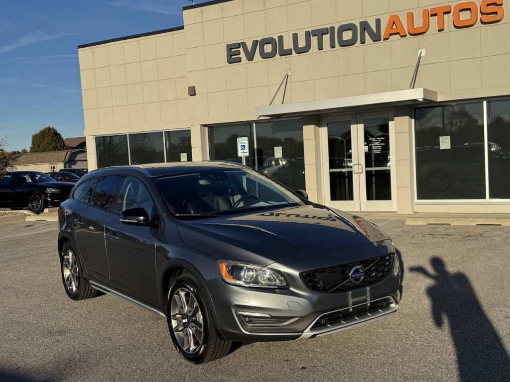 2018 Volvo V60 Image 38