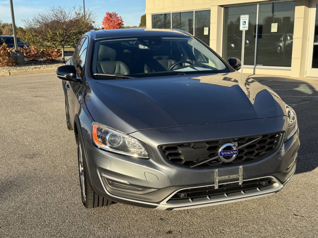 2018 Volvo V60 Image 41