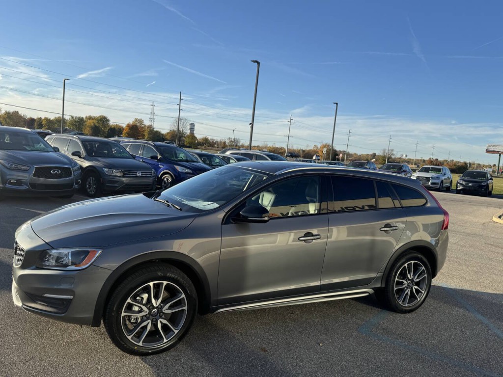 2018 Volvo V60 Image 43