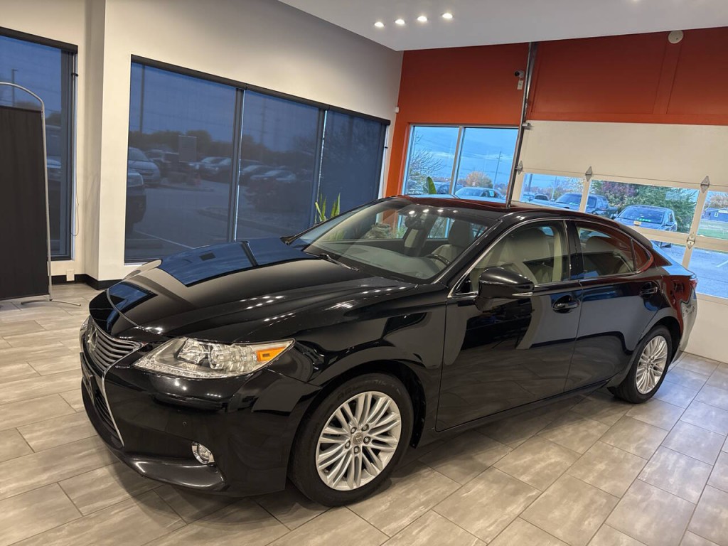 2015 Lexus ES 350 Image 10