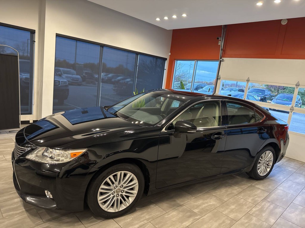 2015 Lexus ES 350 Image 11