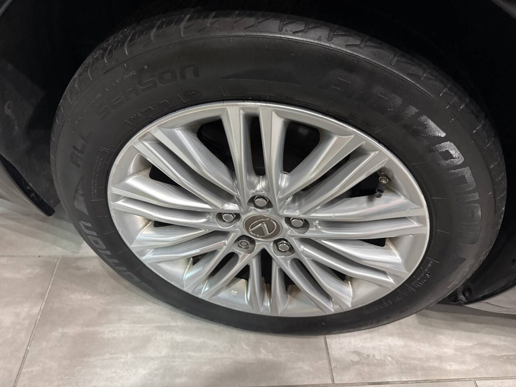 2015 Lexus ES 350 Image 16