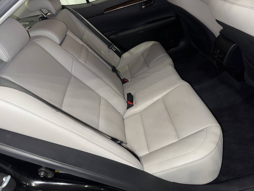 2015 Lexus ES 350 Image 24
