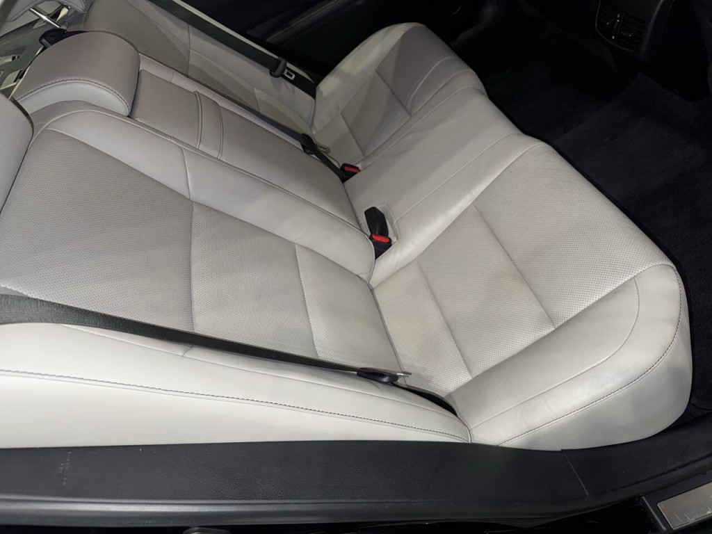 2015 Lexus ES 350 Image 25