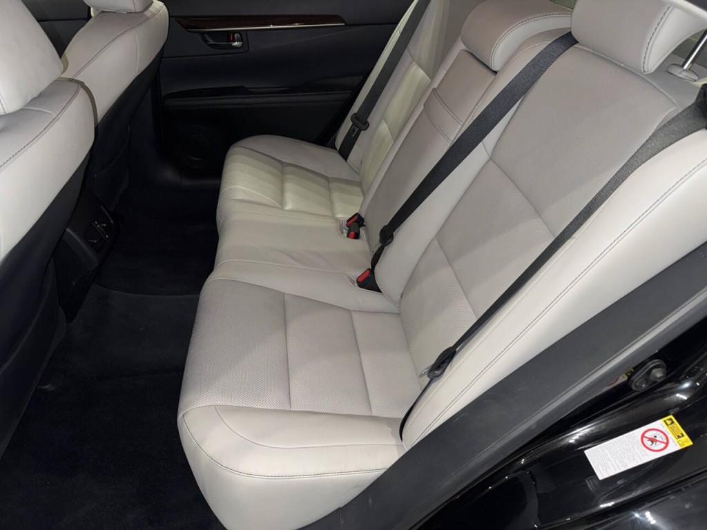 2015 Lexus ES 350 Image 30