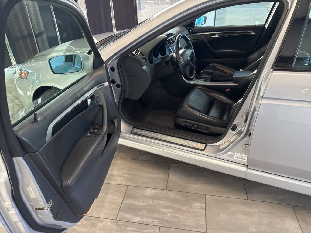 2005 Acura TL Image 14