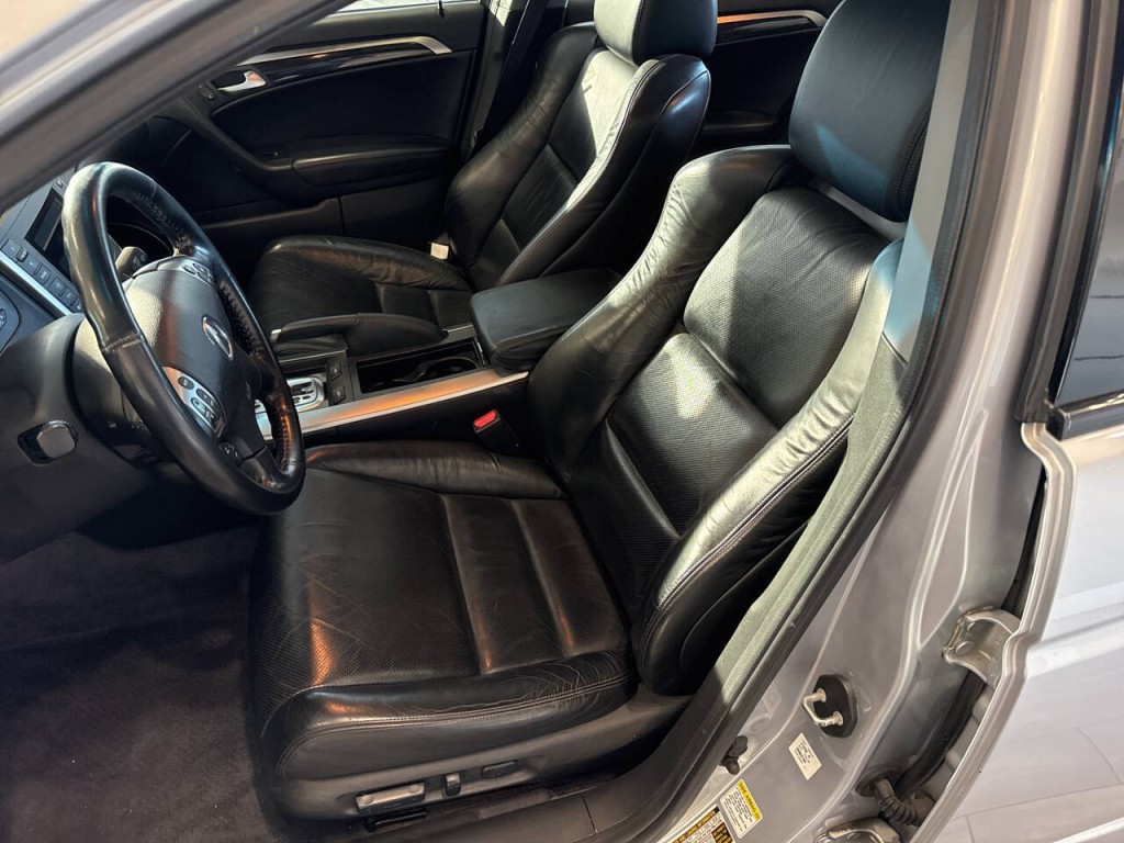 2005 Acura TL Image 17