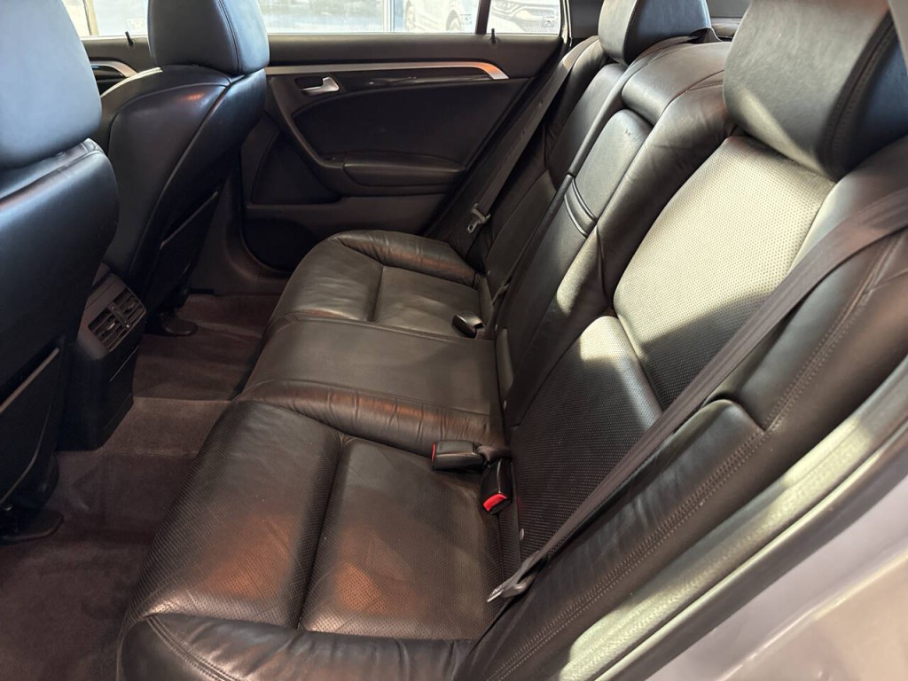 2005 Acura TL Image 28