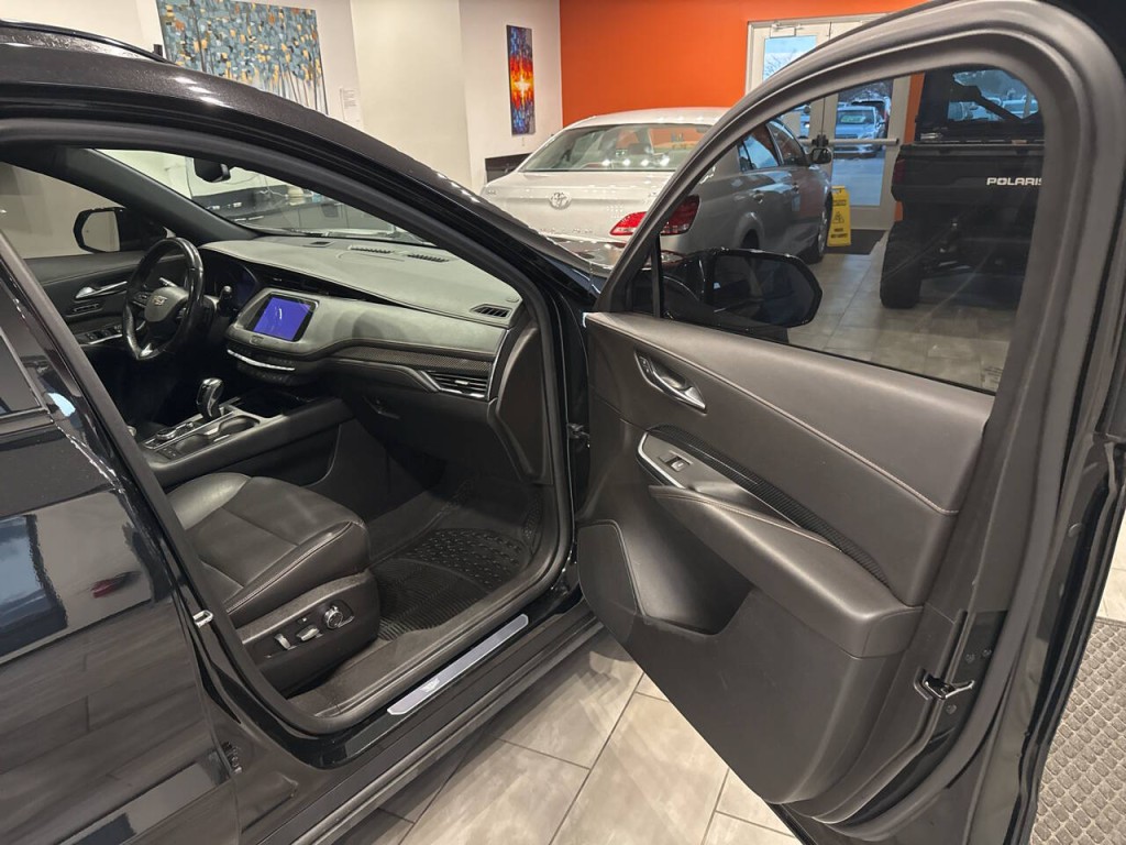 2019 Cadillac XT4 Image 32