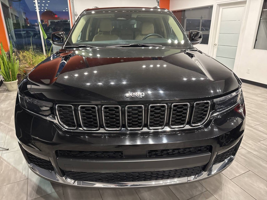 2021 Jeep Grand Cherokee Image 3