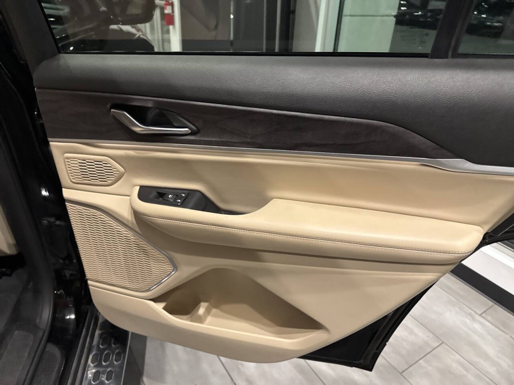 2021 Jeep Grand Cherokee Image 36