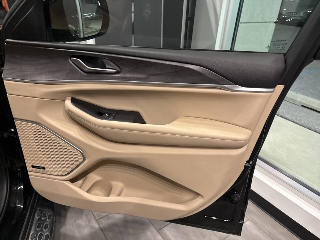 2021 Jeep Grand Cherokee Image 39