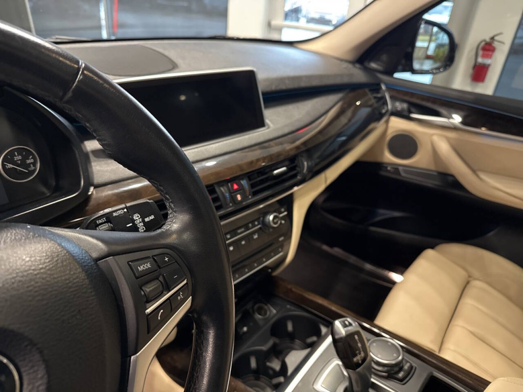 2016 BMW X5 Image 26