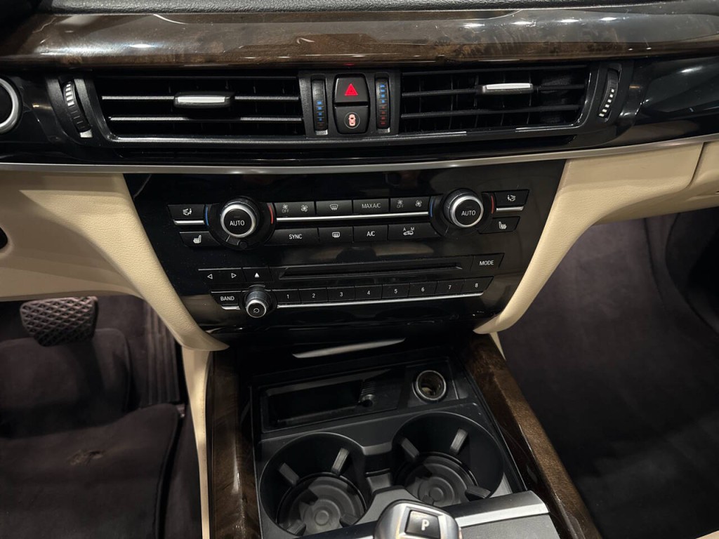 2016 BMW X5 Image 30