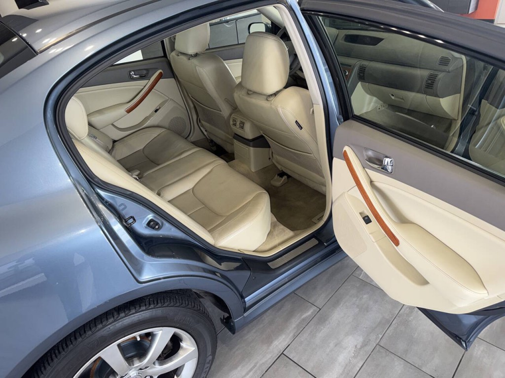 2006 INFINITI G35 Image 25