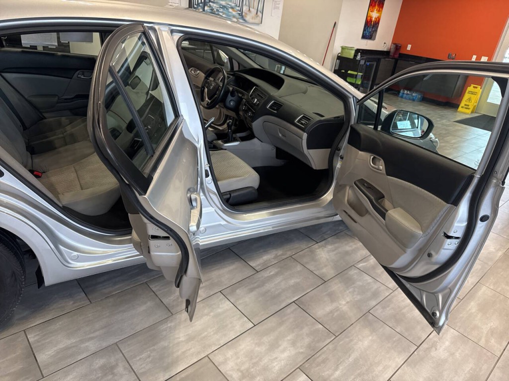 2014 Honda Civic Image 34