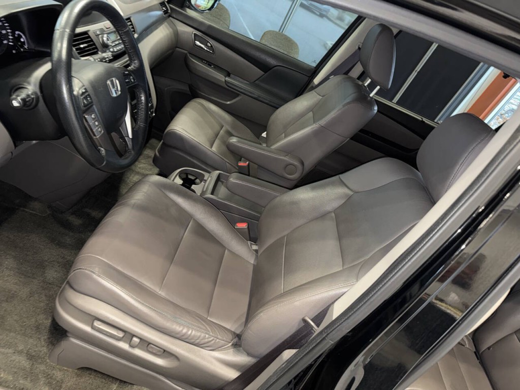 2015 Honda Odyssey Image 17