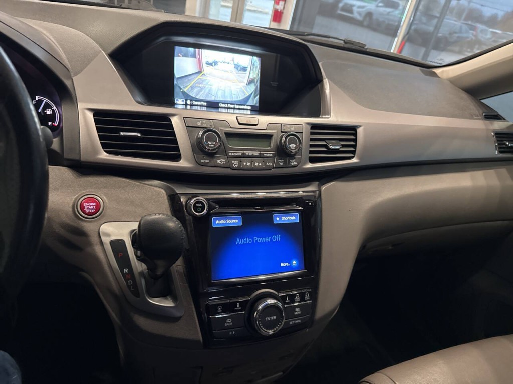 2015 Honda Odyssey Image 32