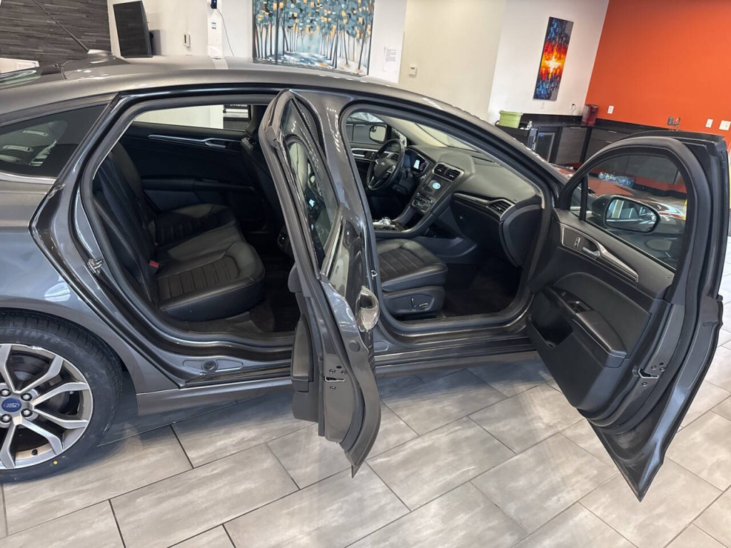 2017 Ford Fusion Image 19