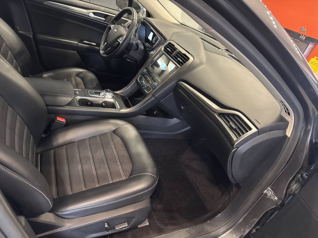 2017 Ford Fusion Image 22