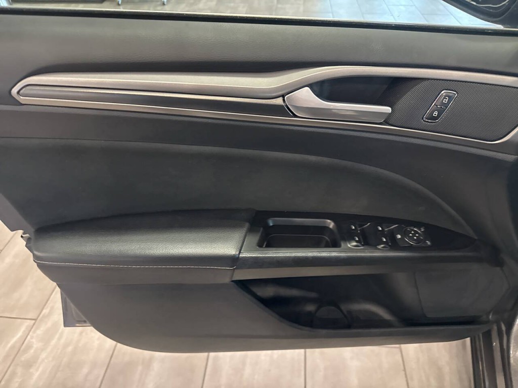 2017 Ford Fusion Image 28