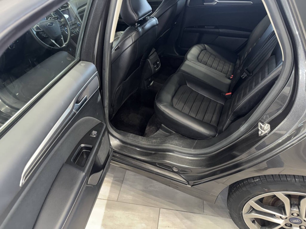 2017 Ford Fusion Image 29