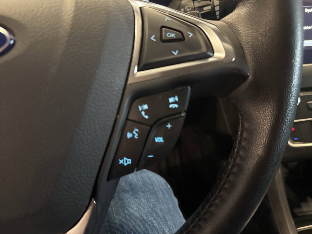 2017 Ford Fusion Image 30