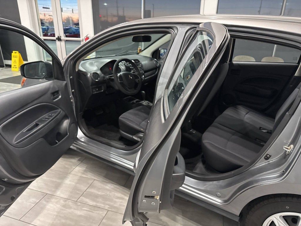 2017 Mitsubishi Mirage Image 11