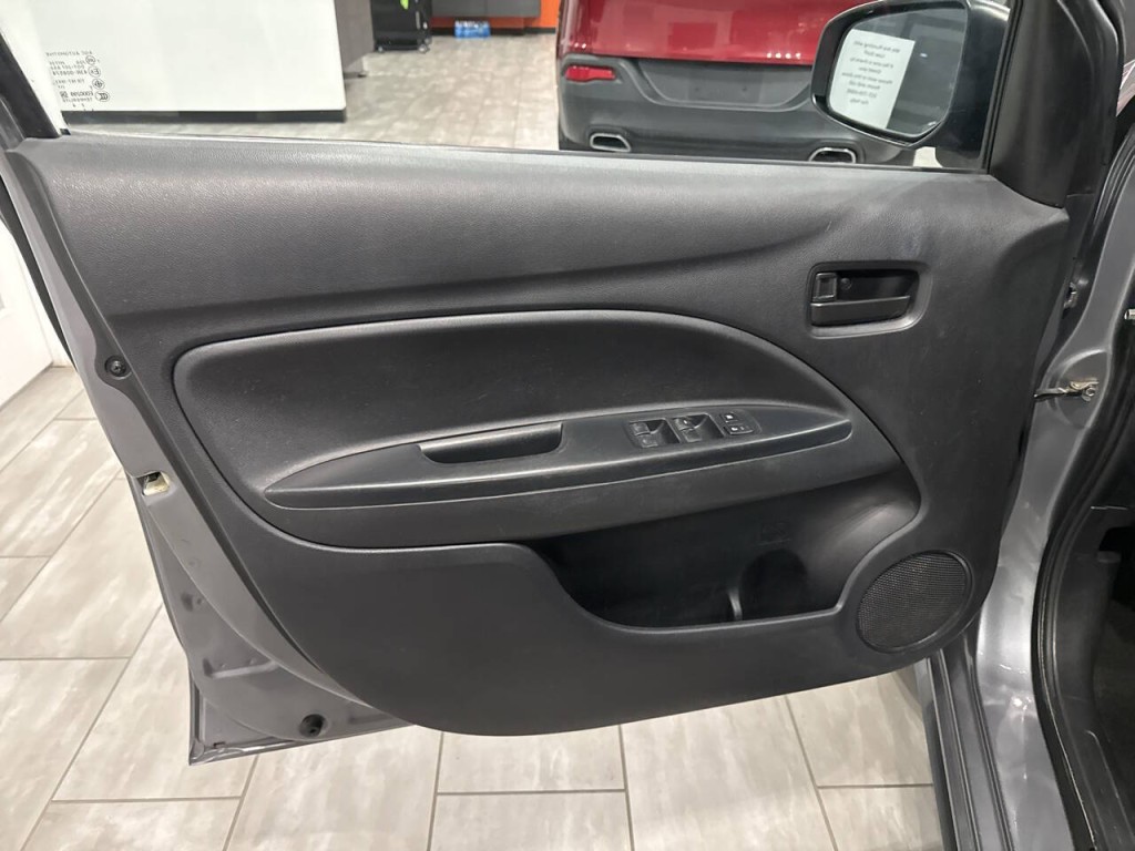 2017 Mitsubishi Mirage Image 13