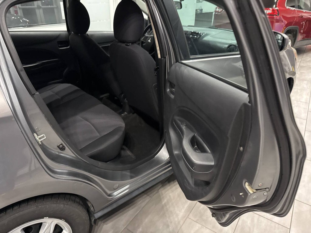 2017 Mitsubishi Mirage Image 21