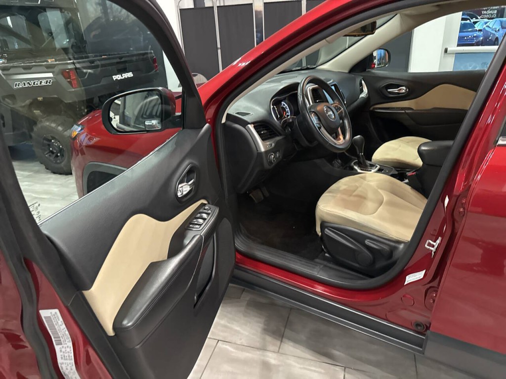 2015 Jeep Cherokee Image 14