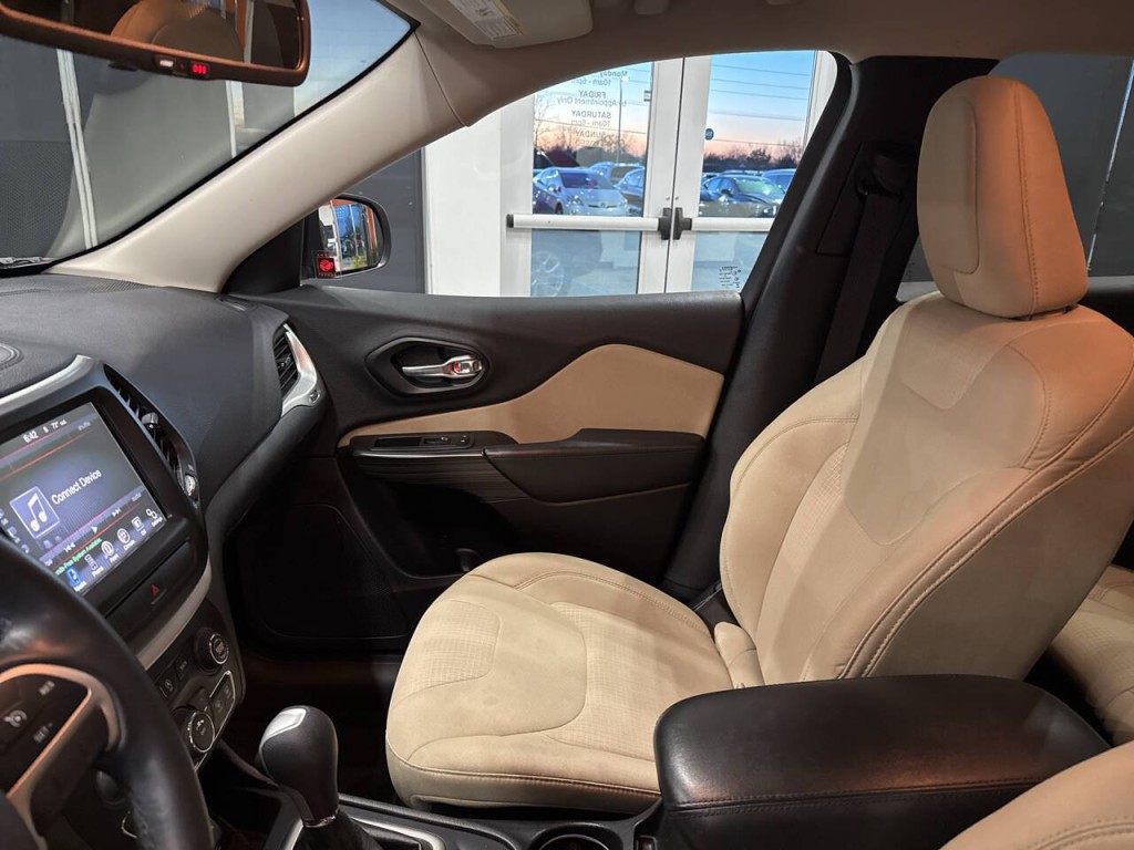 2015 Jeep Cherokee Image 23