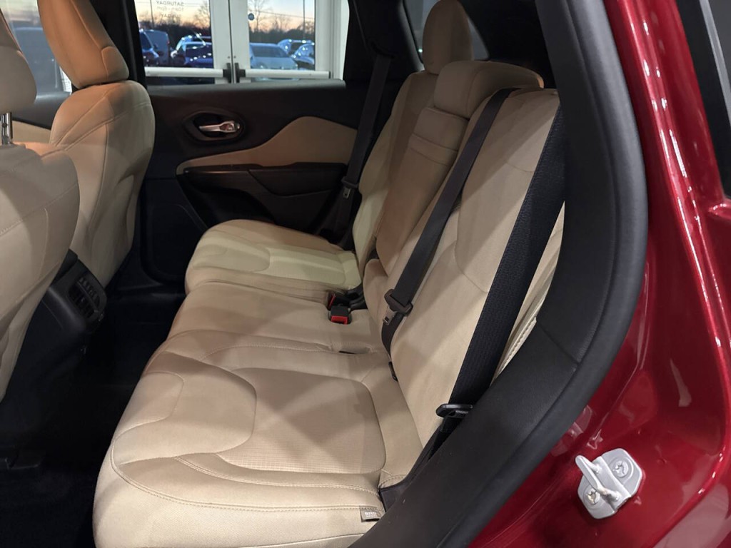 2015 Jeep Cherokee Image 29