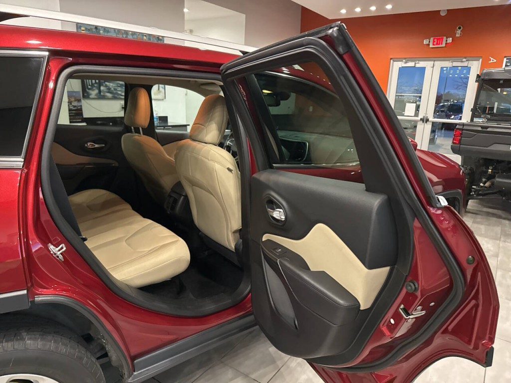 2015 Jeep Cherokee Image 33